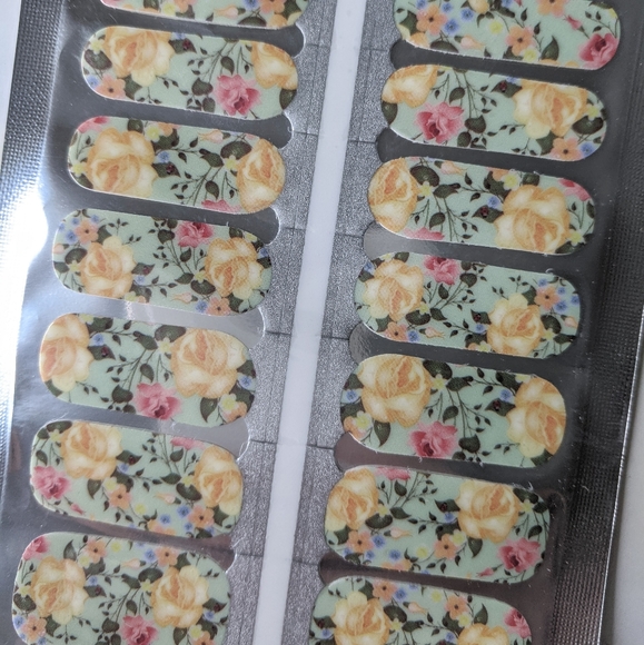 5 for $15 Nail Wraps - Yellow Rose Garden - Picture 3 of 5